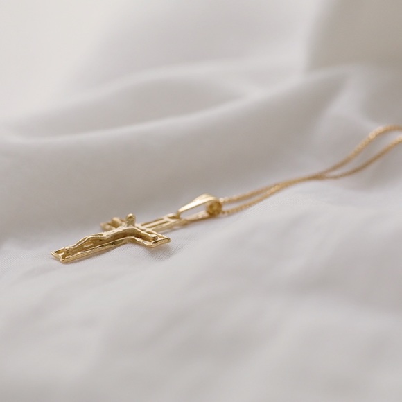 Crucifix Necklace | 18k Gold Filled - Picture 5 of 9